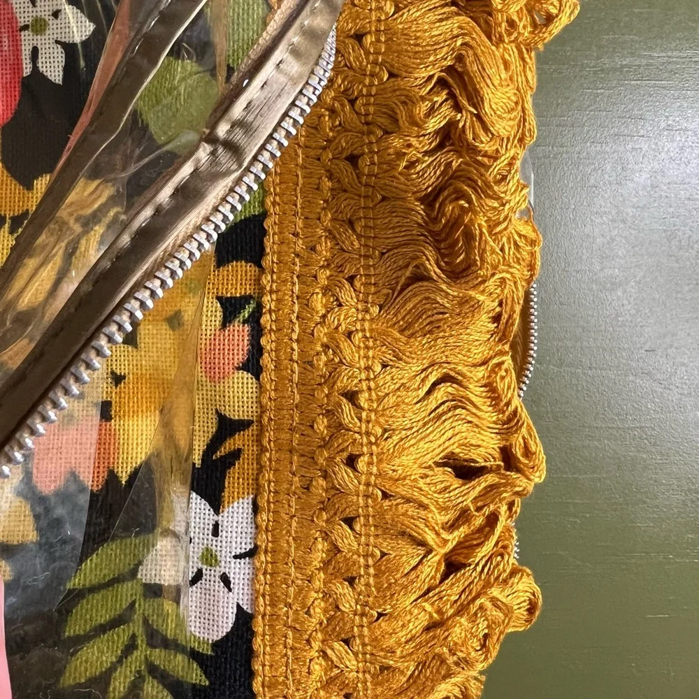 Vintage Deadstock Floral 70s Bedspread w/ Fringe by Cannon Royal Family